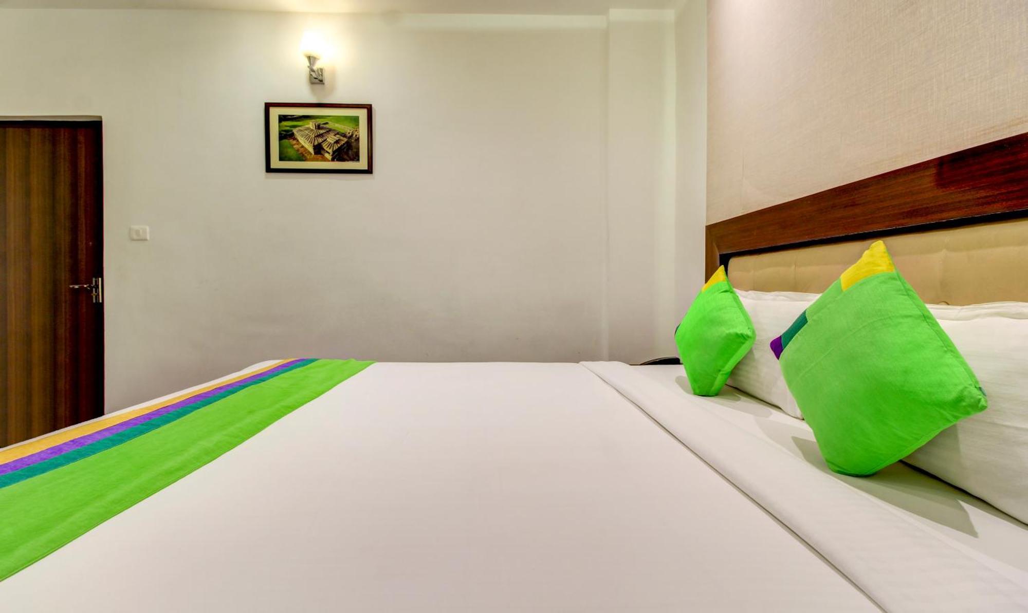 Treebo The Sai Leela Suites R T Nagar Bangalore Exterior foto